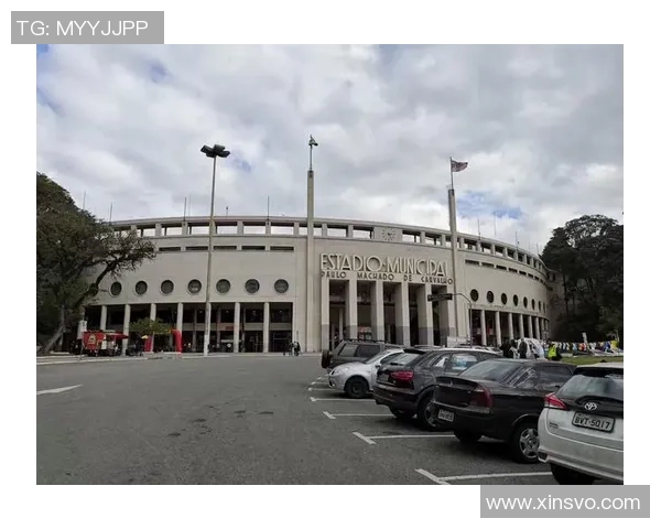 法媒:普拉蒂尼回到家园,发动“工人足球与移民”博物馆项目 法媒:普拉蒂尼回到家园,发动“工人足球与移民”博物馆项目